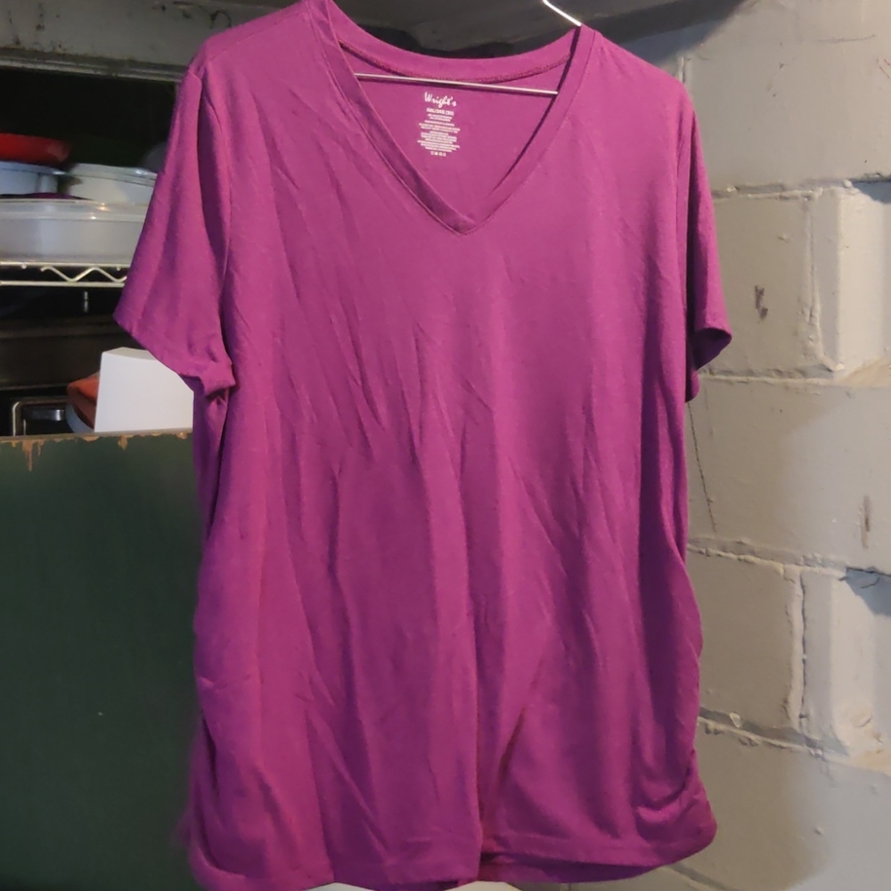 Maroon vee neck tee